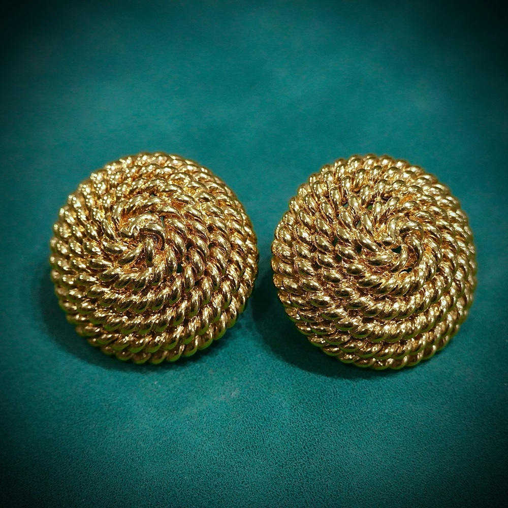 Vintage Signed Monet Golden Tone Clip-on Earrings very good pre-owned condition